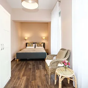  Apartman D8 Design & Magyarország